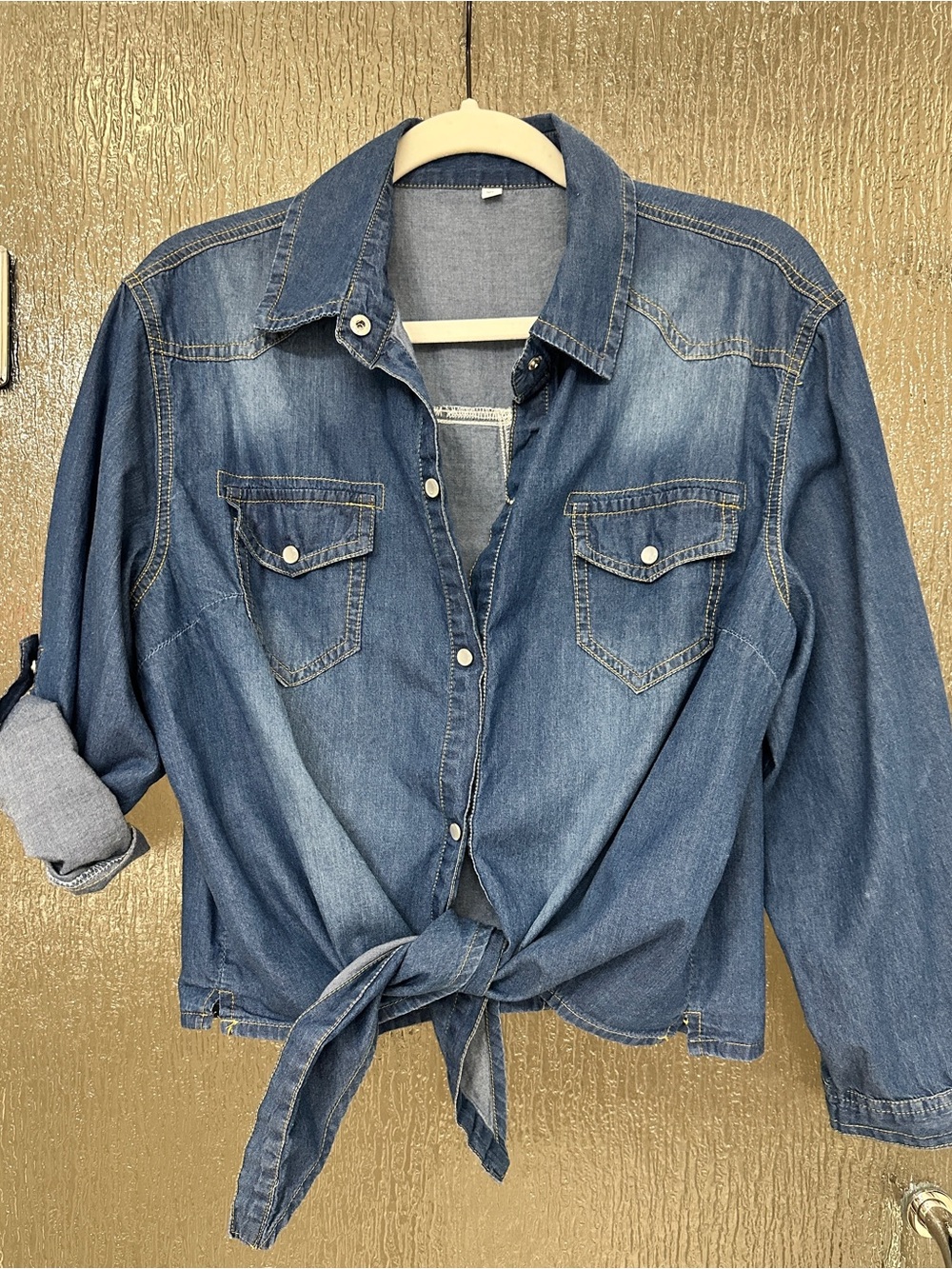 DENIM BUTTON-FRONT TIE SHIRT – WOMEN’S XL